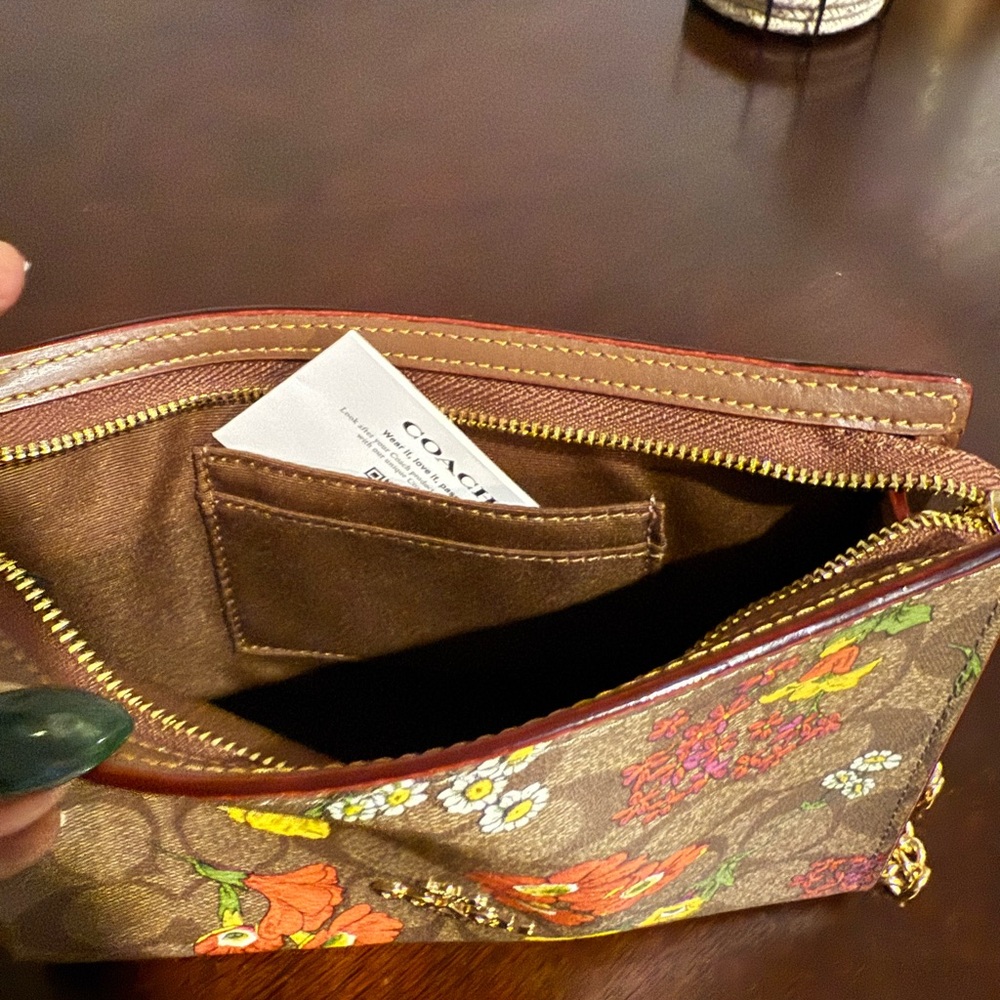 Coach Tan Leather Bag with Gold Chain with flowers - Picture 6 of 6